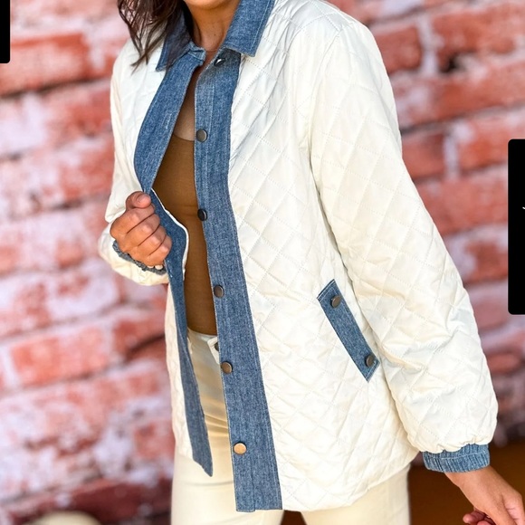 14 Fabulous Contrast Quilt Stitch Button Jacket - Picture 8 of 9